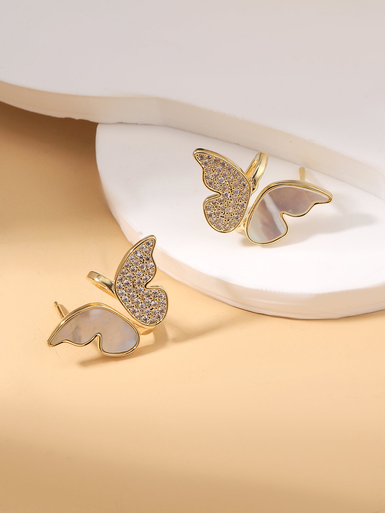 1 Pair Glam Sweet Butterfly Plating Inlay Copper Shell Zircon 18k Gold Plated Ear Studs