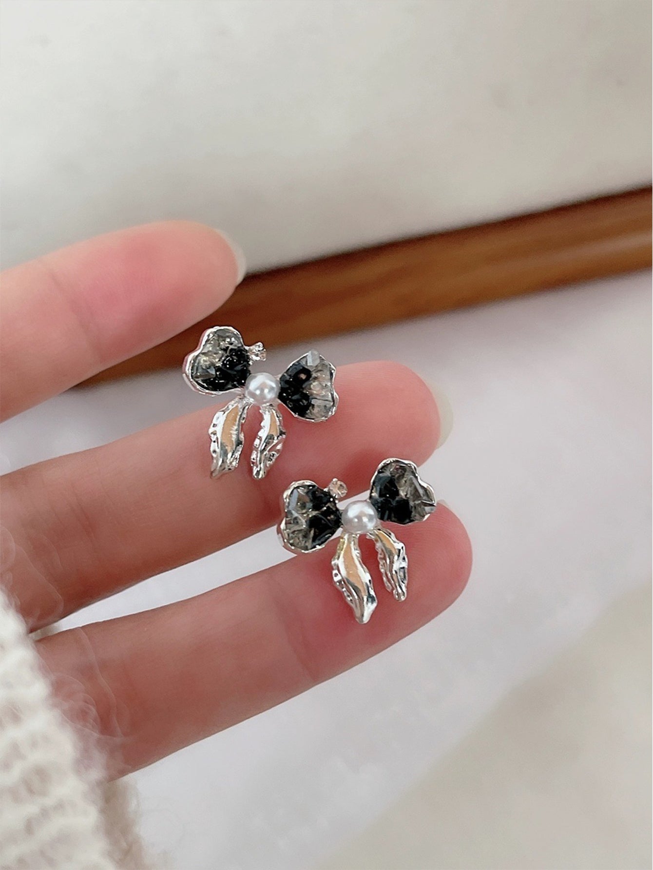 1 Pair Cute Sweet Bow Knot Inlay Alloy Zircon Ear Studs