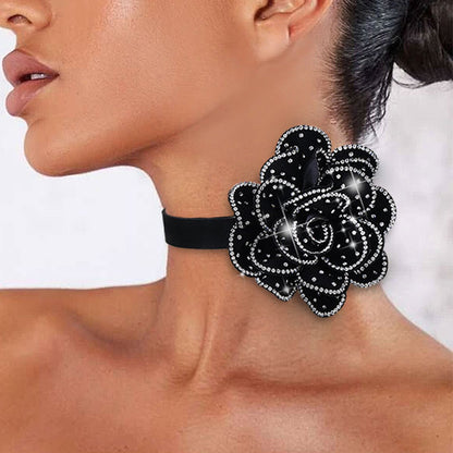 Elegant Flower Stainless Steel Cloth Inlay Rhinestones Choker