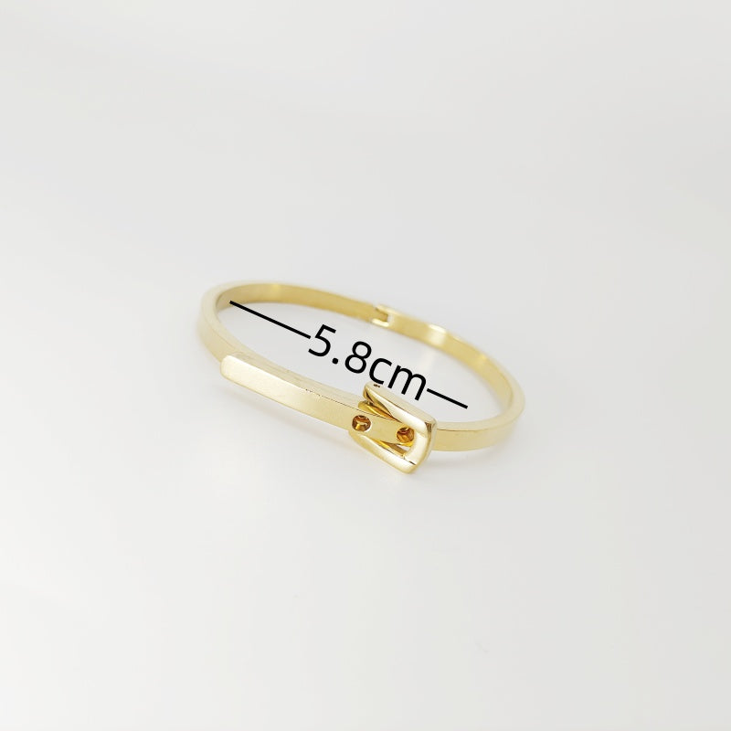 Elegant Circle Titanium Steel Plating 18k Gold Plated Bangle