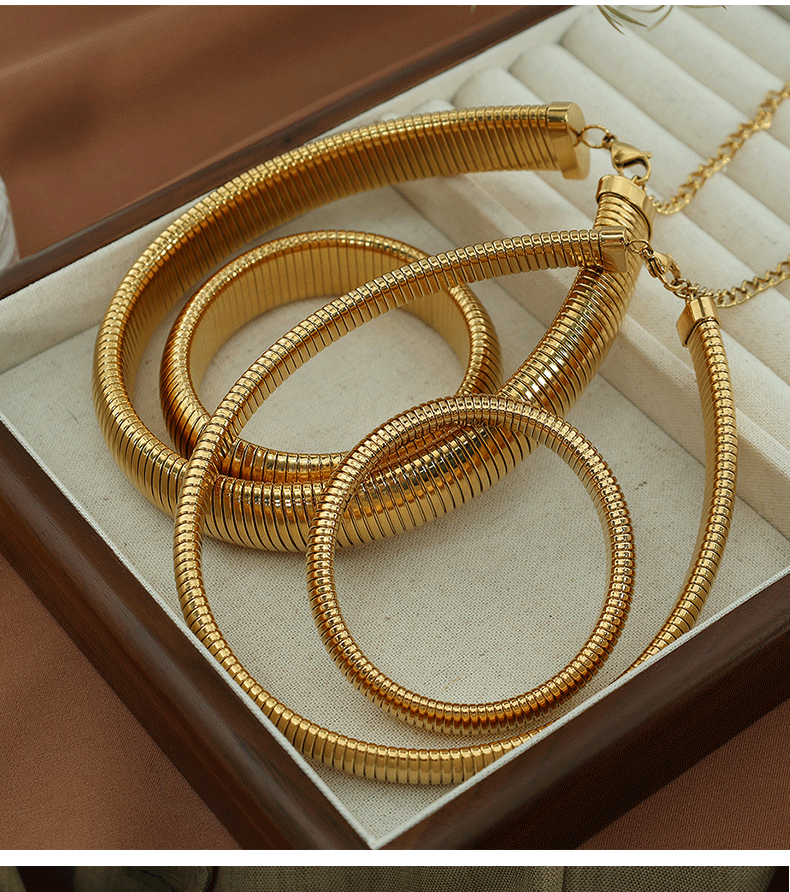 Elegant Ring Spiral Stripe Titanium Steel Shiny Metallic Plating Hollow Out 18k Gold Plated Jewelry Set