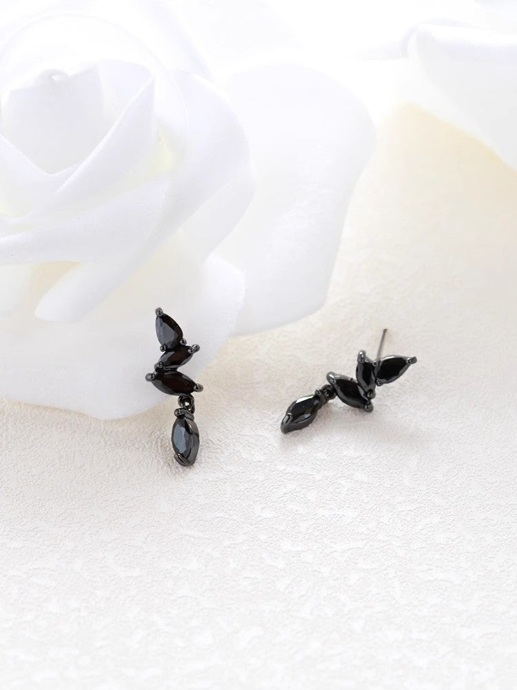 1 Pair Simple Style Irregular Solid Color Plating Inlay Copper Copper Alloy Zircon Black Plated Gun Ear Studs