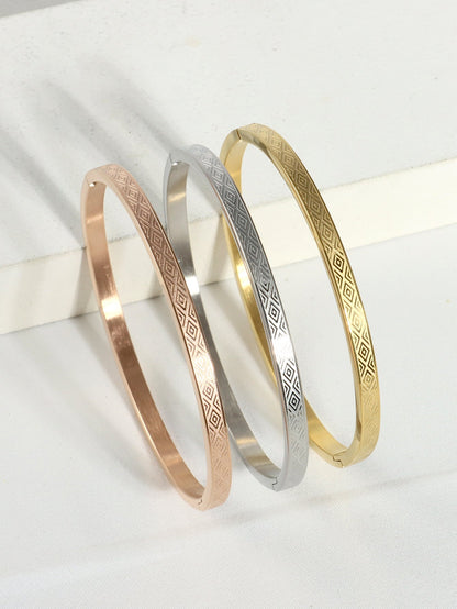 Stainless Steel Ig Style Elegant Simple Style Geometric Letter Electrocardiogram Plating Carving Bangle