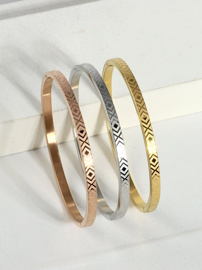 Stainless Steel Ig Style Elegant Simple Style Geometric Letter Electrocardiogram Plating Carving Bangle