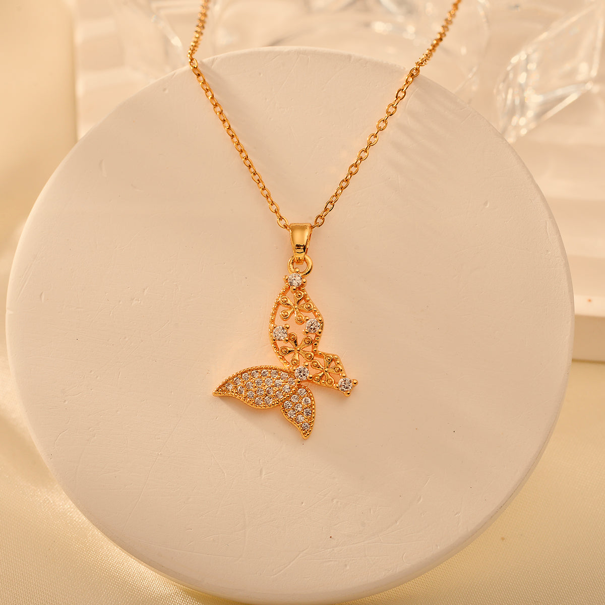 Copper Elegant Simple Style Flower Butterfly Plating Hollow Out Inlay Zircon Pendant Necklace