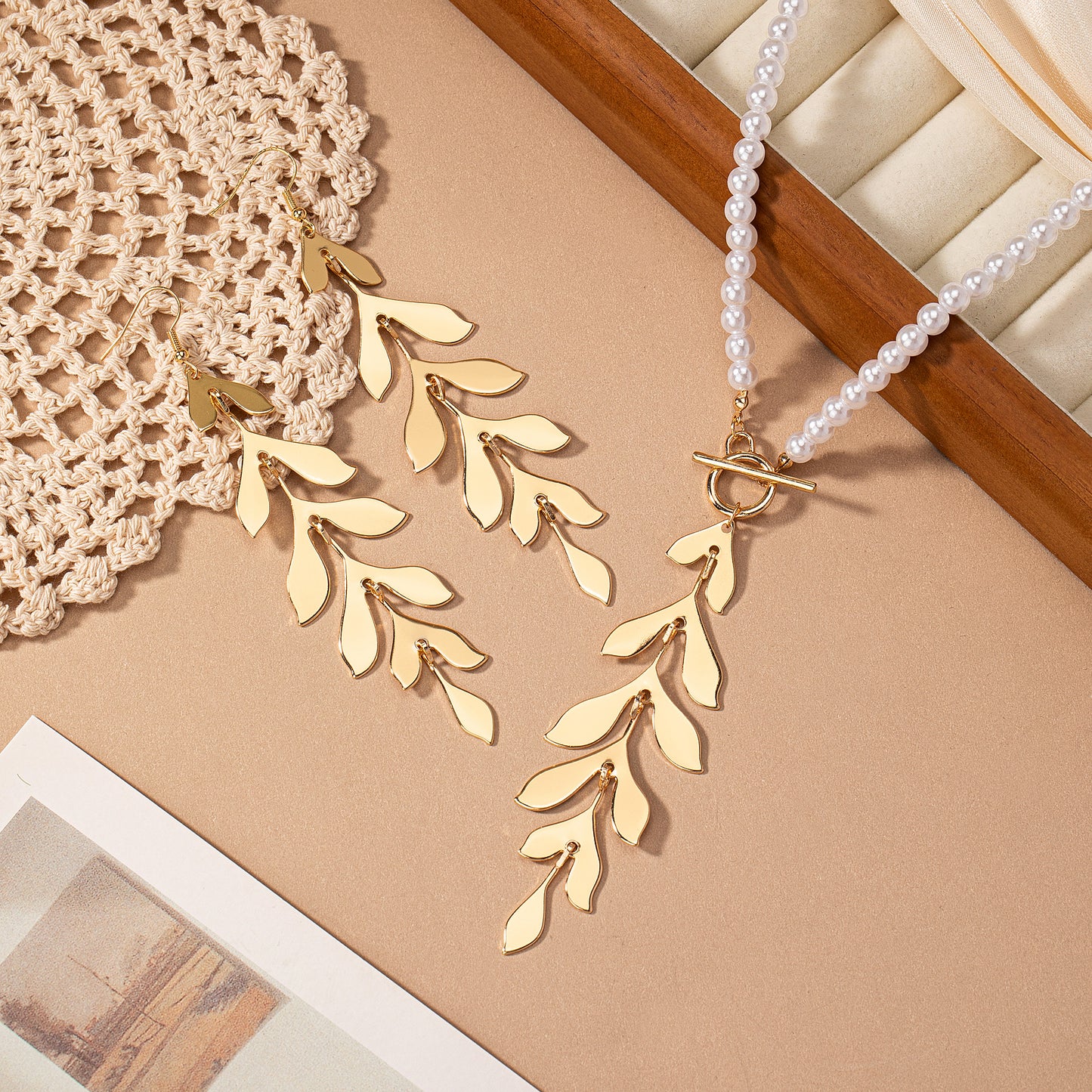 Elegant Luxurious Leaves Artificial Pearl Alloy Beaded Tassel 14K Gold Plated Women's Earrings Necklace