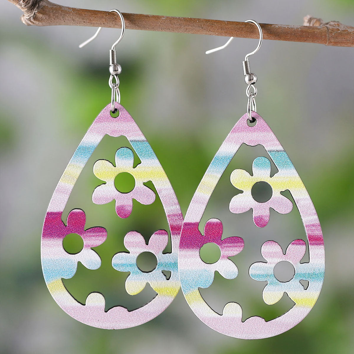 1 Pair Retro Water Droplets Flower Hollow Out Wood Drop Earrings