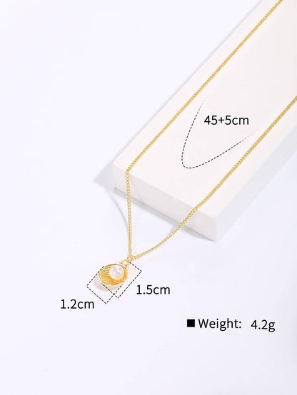 Copper 18K Gold Plated Simple Style Letter Crown Shell Inlay Artificial Pearls Zircon Pendant Necklace