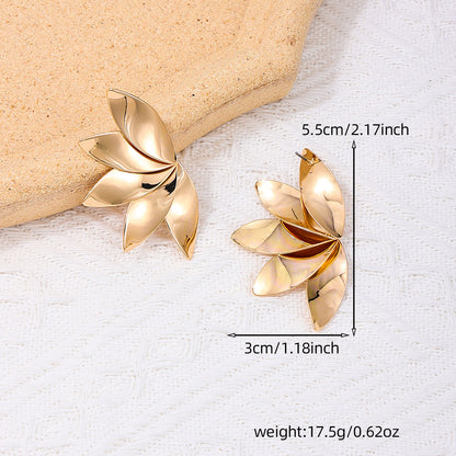 1 Pair Sweet Simple Style Flower Asymmetrical Alloy Ear Studs