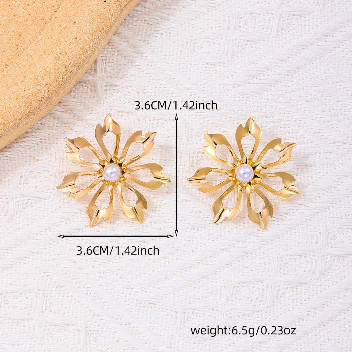 1 Pair Sweet Flower Hollow Out Alloy Ear Studs