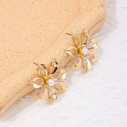 1 Pair Sweet Flower Hollow Out Alloy Ear Studs