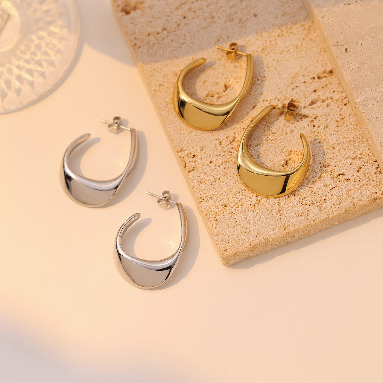 1 Pair Casual Vintage Style Simple Style Solid Color Stainless Steel White Gold Plated Gold Plated Ear Studs
