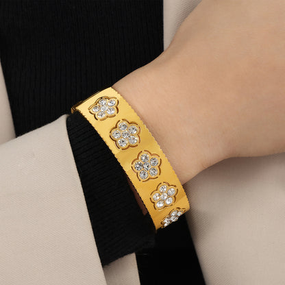 Titanium Steel 18K Gold Plated Casual Elegant Simple Style Flower Hollow Out Inlay Rhinestones Bangle