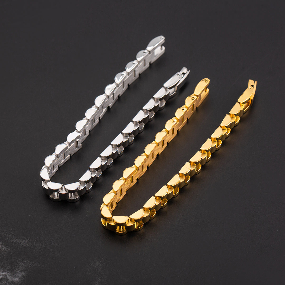 Stainless Steel 18K Gold Plated Business Vintage Style Solid Color Polishing Bracelets