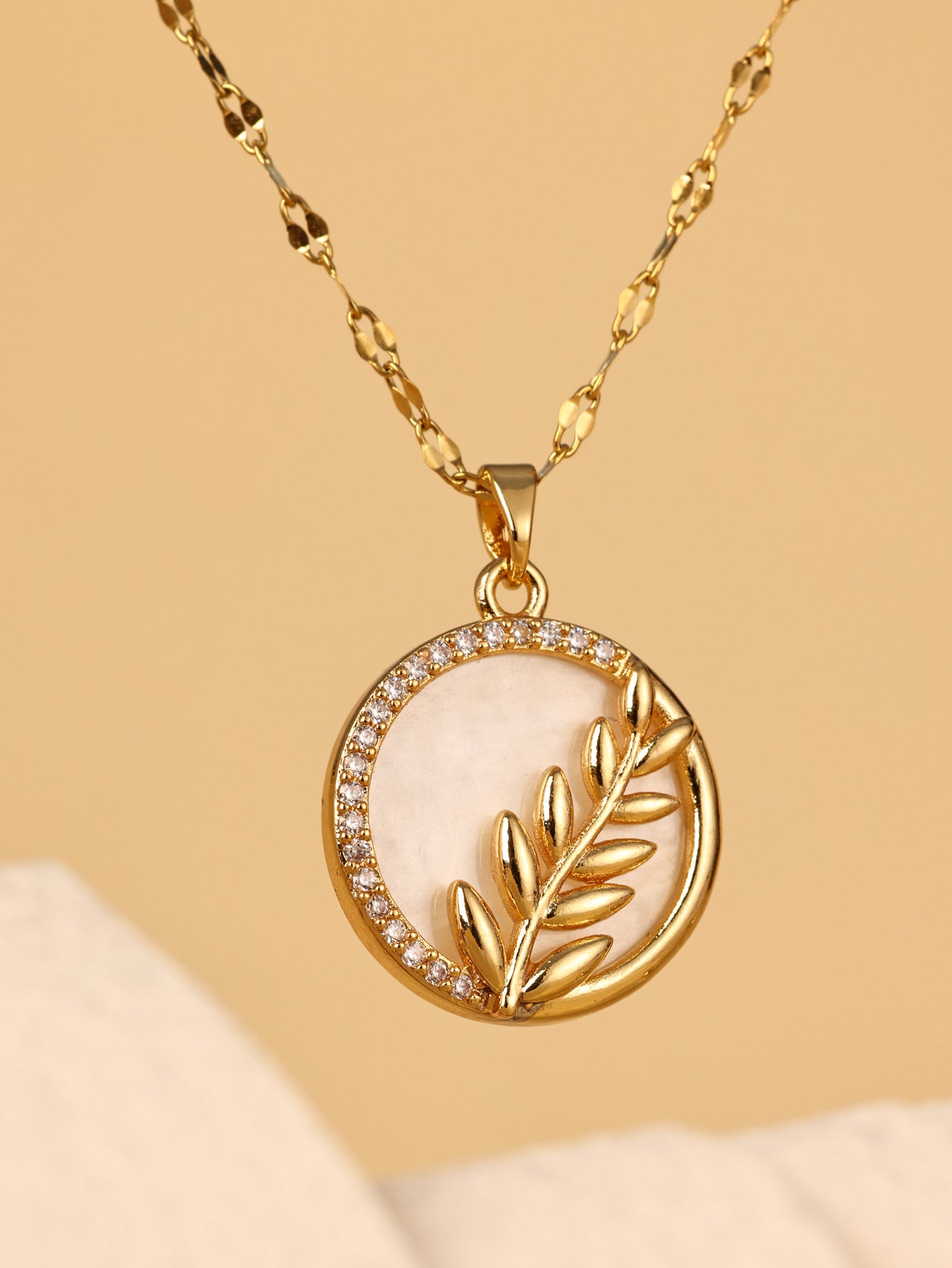 Stainless Steel Copper 18K Gold Plated IG Style Simple Style Leaves Inlay Zircon Pendant Necklace