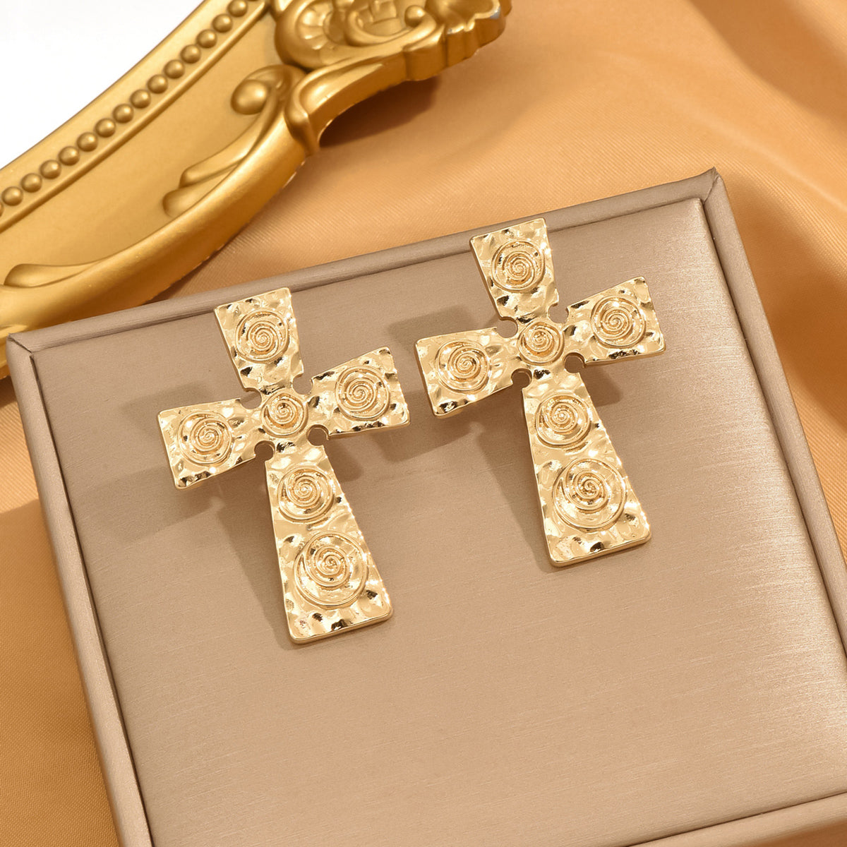 1 Pair Exaggerated Punk Cross Alloy Zinc Ear Studs