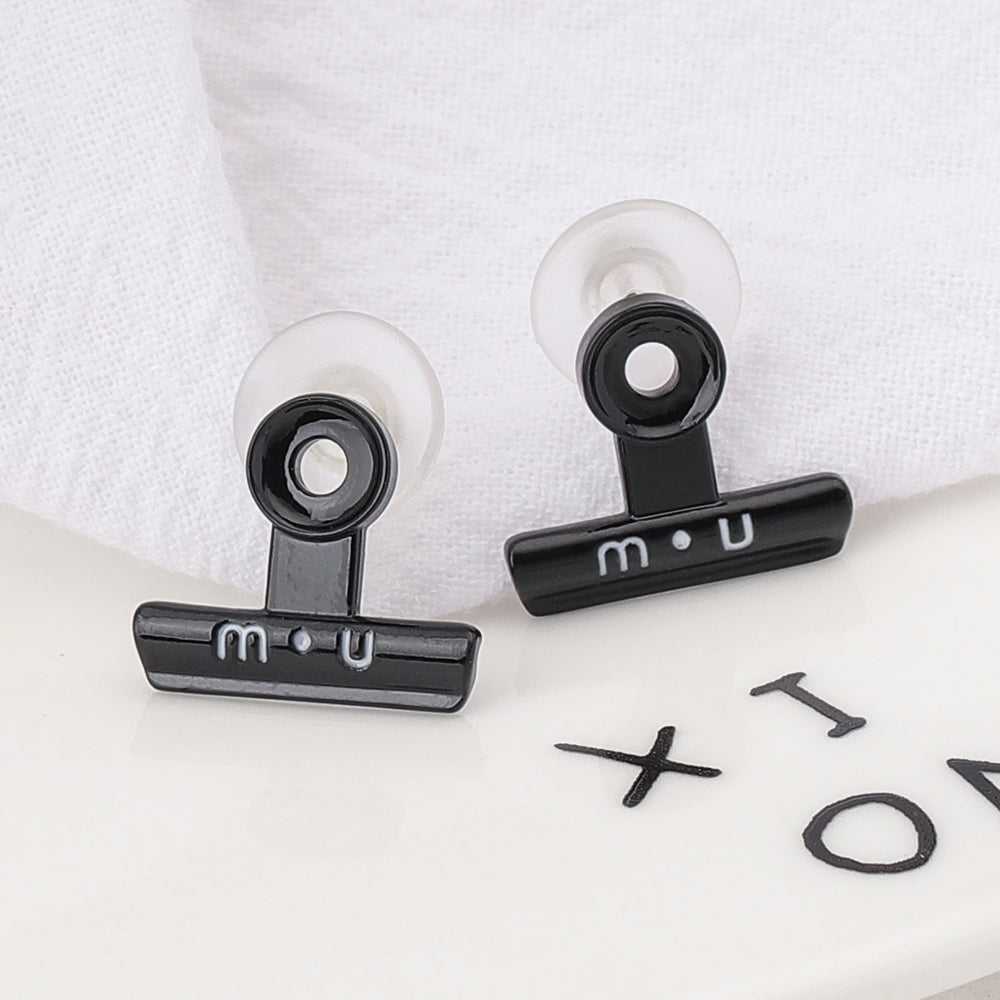 1 Pair Casual Exaggerated Geometric Letter Copper Ear Studs