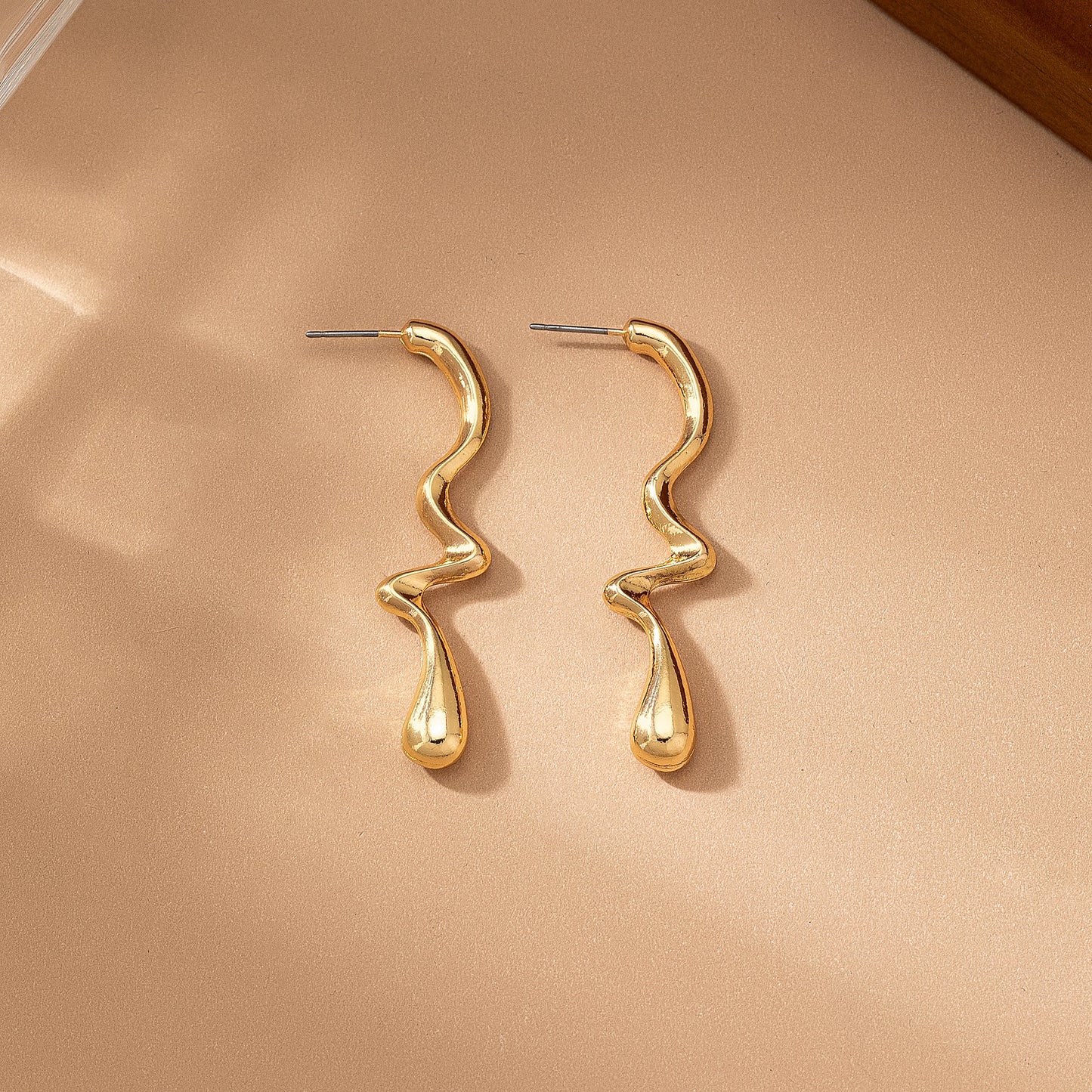 1 Pair Elegant Simple Style Irregular Lines Alloy 14K Gold Plated Ear Studs