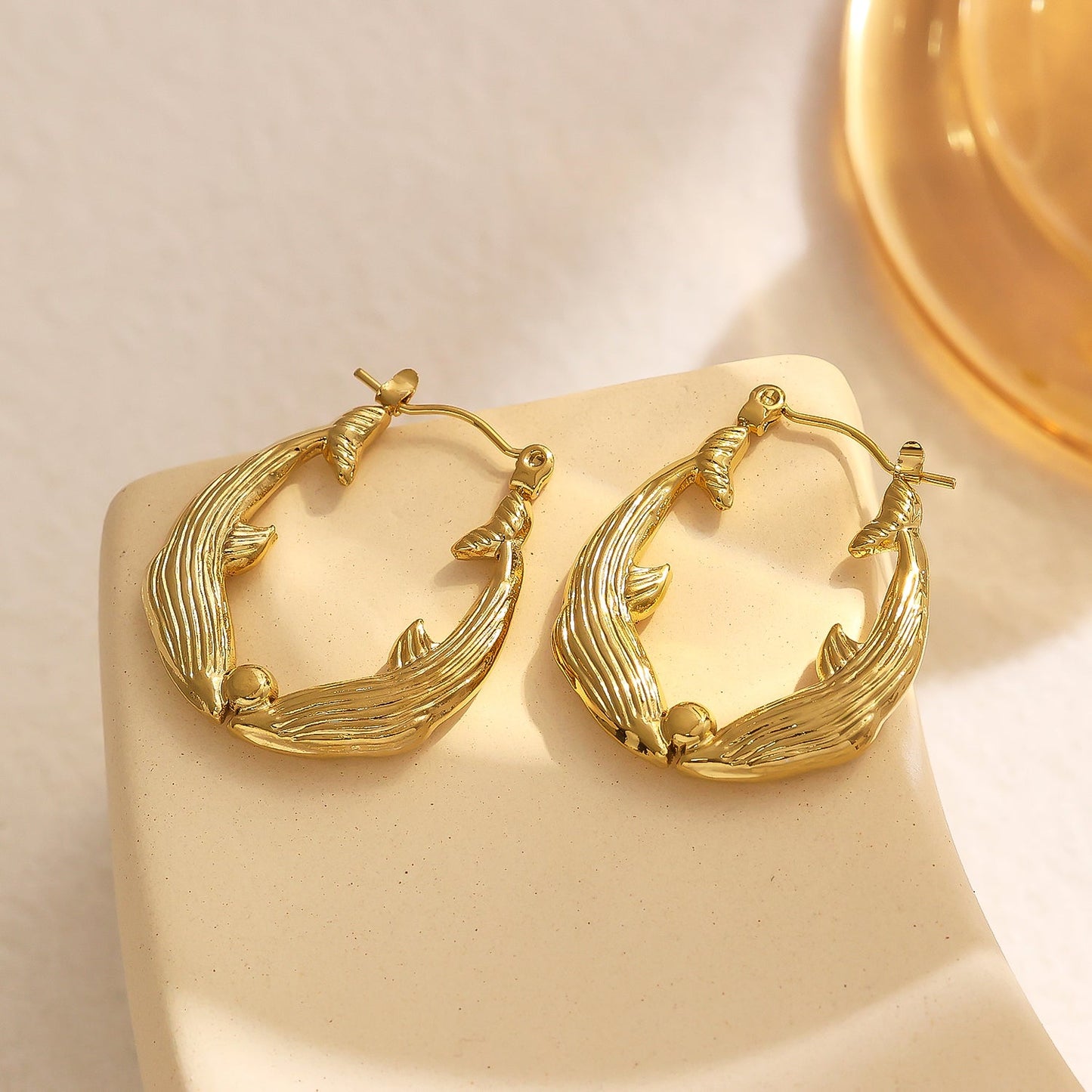 1 Pair Retro Simple Style Dolphin Fish Plating Titanium Steel 18K Gold Plated Hoop Earrings