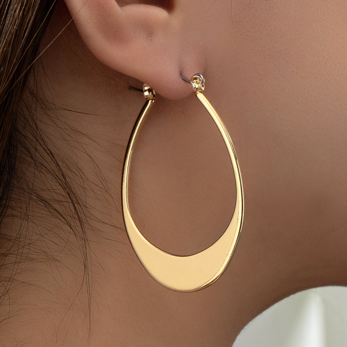 1 Pair Exaggerated Simple Style Commute Solid Color Hollow Out Alloy Earrings