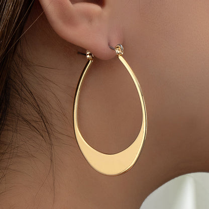 1 Pair Exaggerated Simple Style Commute Solid Color Hollow Out Alloy Earrings