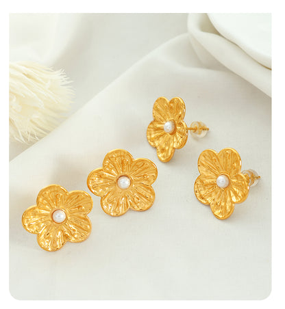 1 Pair Sweet Flower Inlay Titanium Steel Artificial Pearls 18K Gold Plated Ear Studs