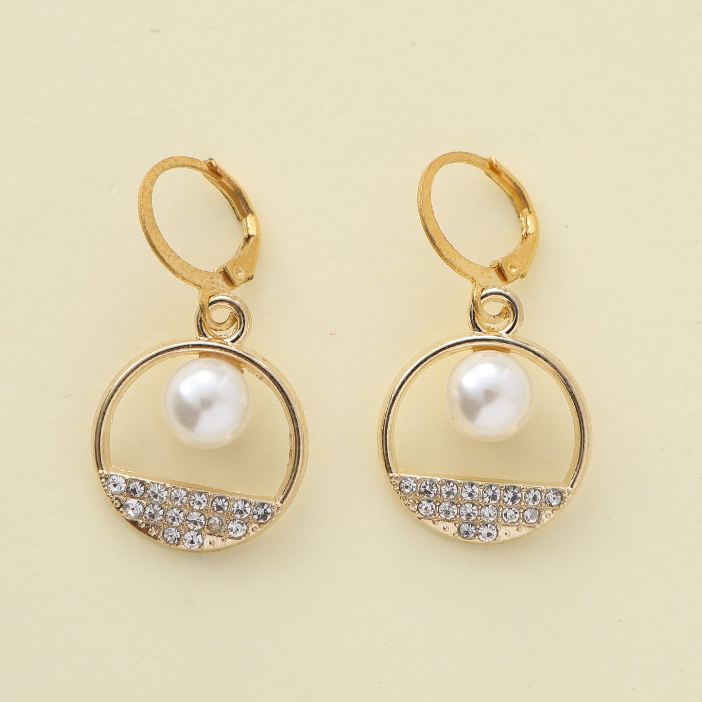 1 Piece Sweet Simple Style Round Letter Bow Knot Hollow Out Inlay Alloy Pearl Zircon Drop Earrings