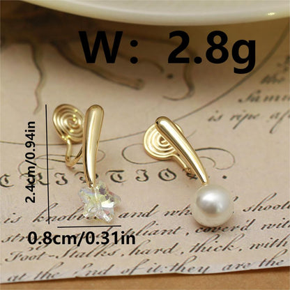 1 Pair Simple Style Classic Style Star Asymmetrical Inlay Copper Crystal Pearl 18K Gold Plated Ear Cuffs