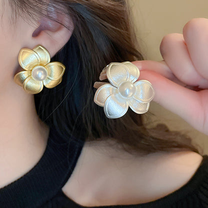 1 Piece Retro Flower Inlay Alloy Artificial Pearls Ear Studs