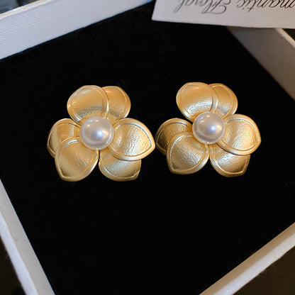 1 Piece Retro Flower Inlay Alloy Artificial Pearls Ear Studs