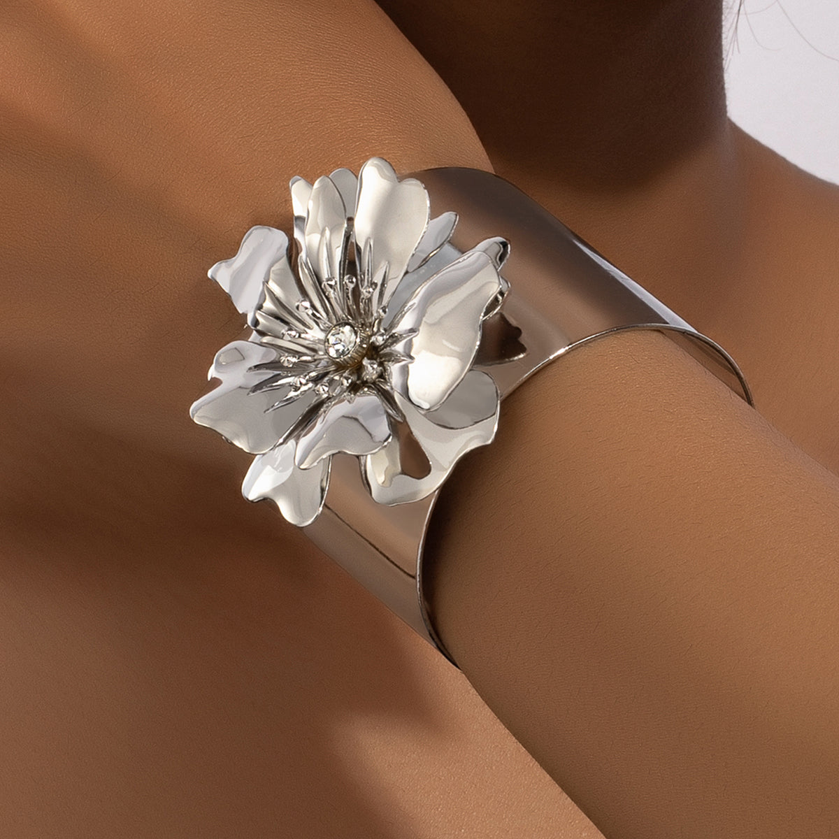 Retro Simple Style Streetwear Flower Alloy Wholesale Bangle