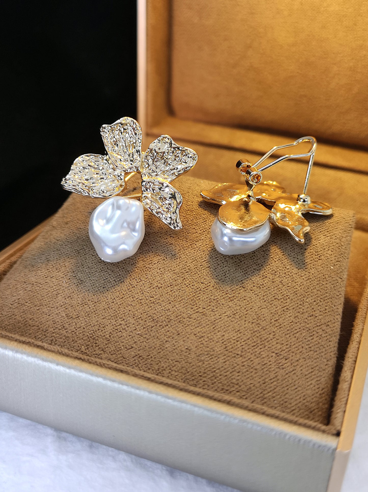 1 Pair Elegant Butterfly Plating Zinc Alloy K Gold Plated Ear Cuffs