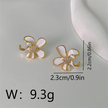 1 Pair Simple Style Classic Style Chrysanthemum Plating Copper 18K Gold Plated Ear Studs