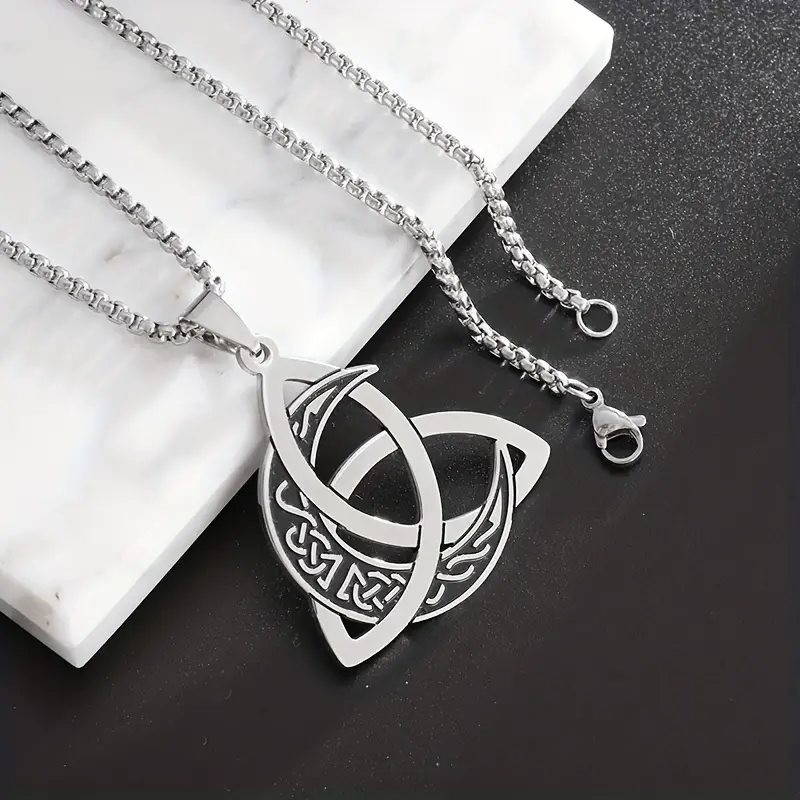 304 Stainless Steel Simple Style Moon Pendant Necklace