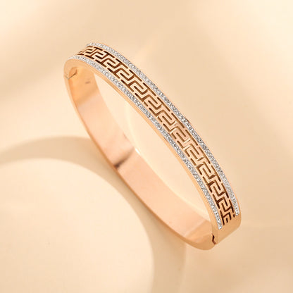 Classic Style Solid Color Stainless Steel Titanium Steel Plating Inlay Shell Zircon 18k Gold Plated Bangle