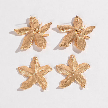 1 Pair Glam Luxurious Flower Alloy Gold Plated Ear Studs