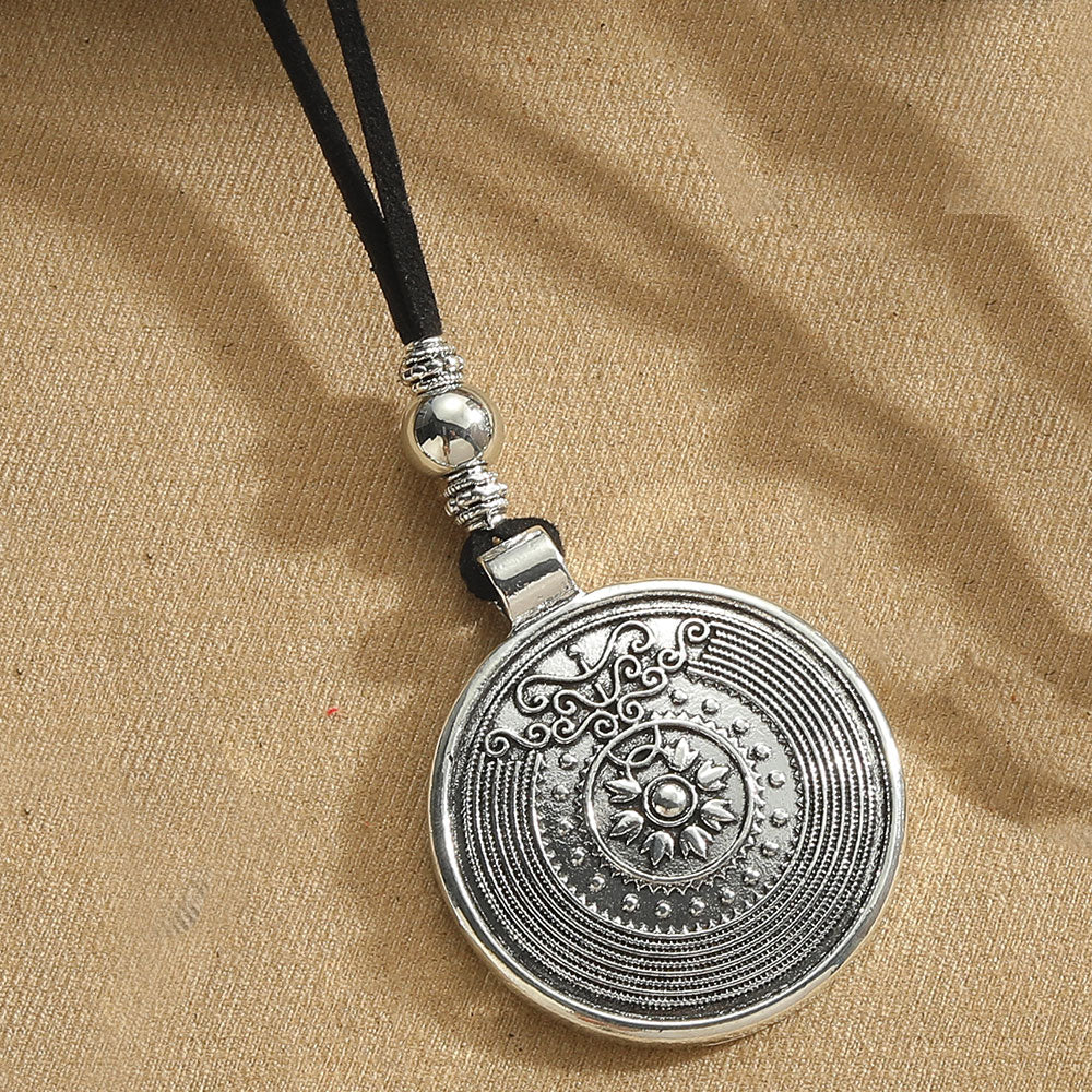 Vintage Style Simple Style Geometric Round CCB Alloy Rope Plating Women's Pendant Necklace