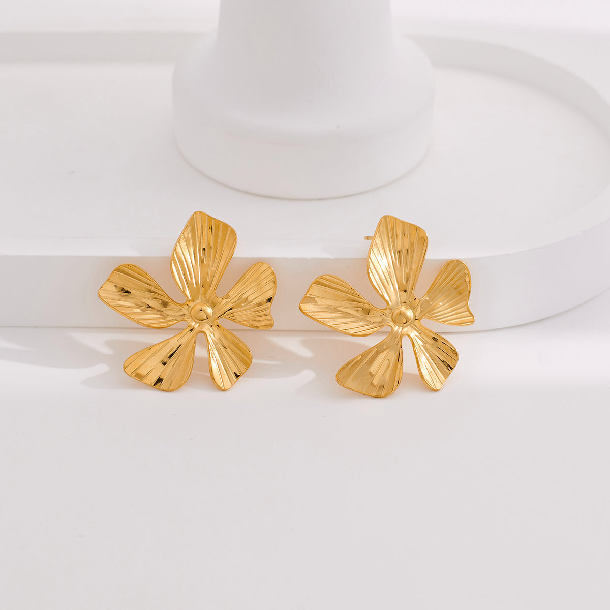 1 Pair Cute Luxurious Flower Plating 316 Stainless Steel  18K Gold Plated Ear Studs