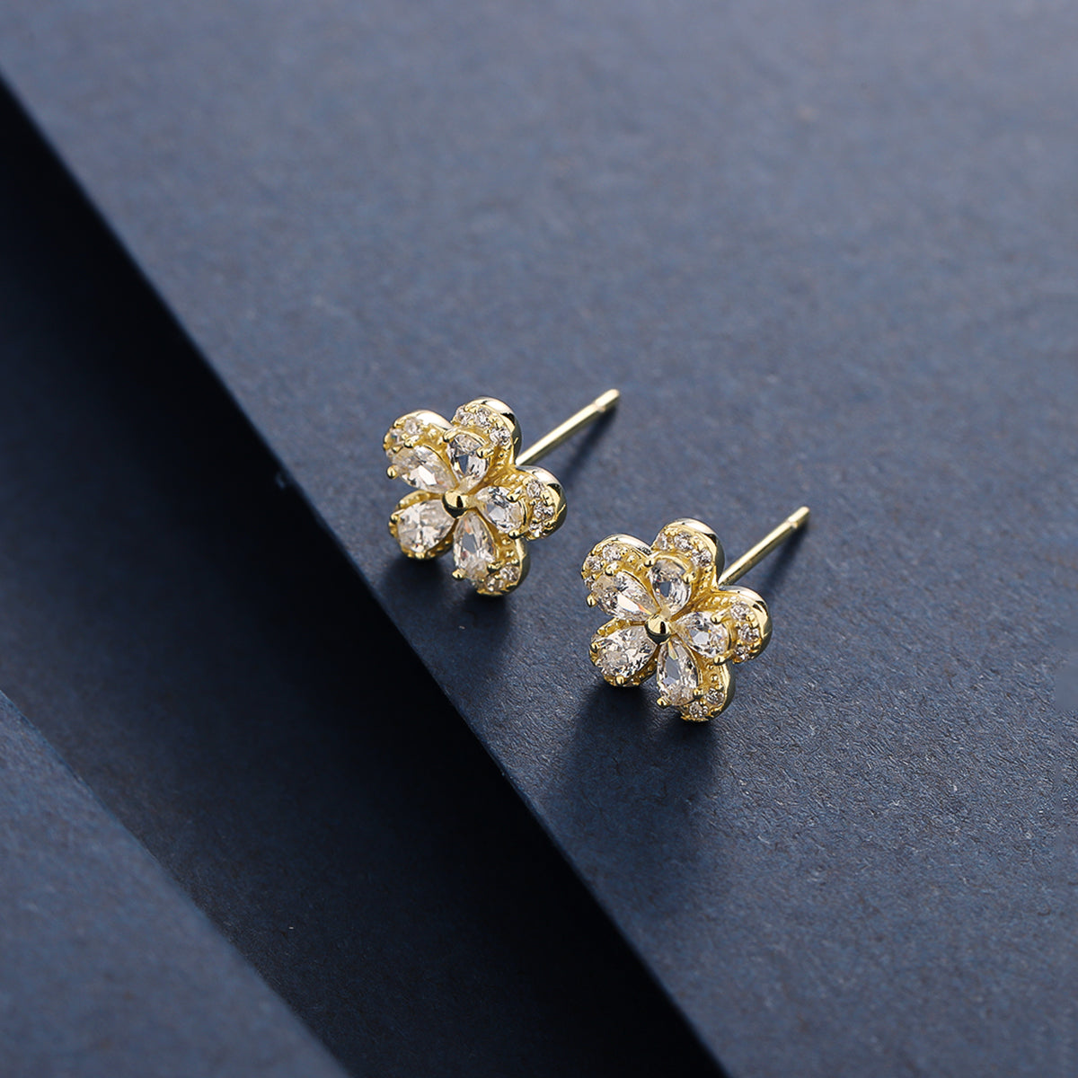 1 Pair Lady Classic Style Solid Color Flower Plating Inlay Sterling Silver Zircon 14K Gold Plated Ear Studs