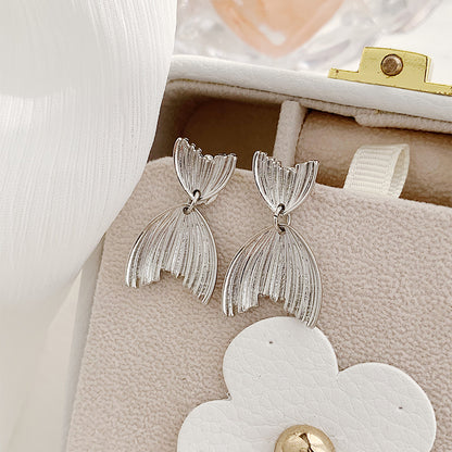 1 Pair Elegant Lady Fish Tail Alloy White Gold Plated Drop Earrings