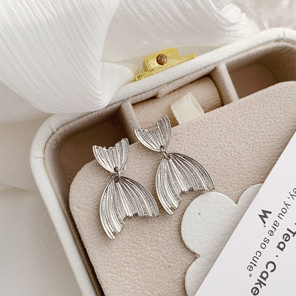 1 Pair Elegant Lady Fish Tail Alloy White Gold Plated Drop Earrings