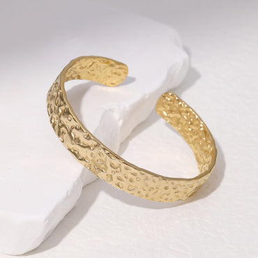 304 Stainless Steel 18K Gold Plated IG Style Modern Style Simple Style Irregular Solid Color Bangle