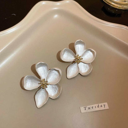 Wholesale Jewelry Classic Style Flower Alloy Gold Plated Plating Ear Studs