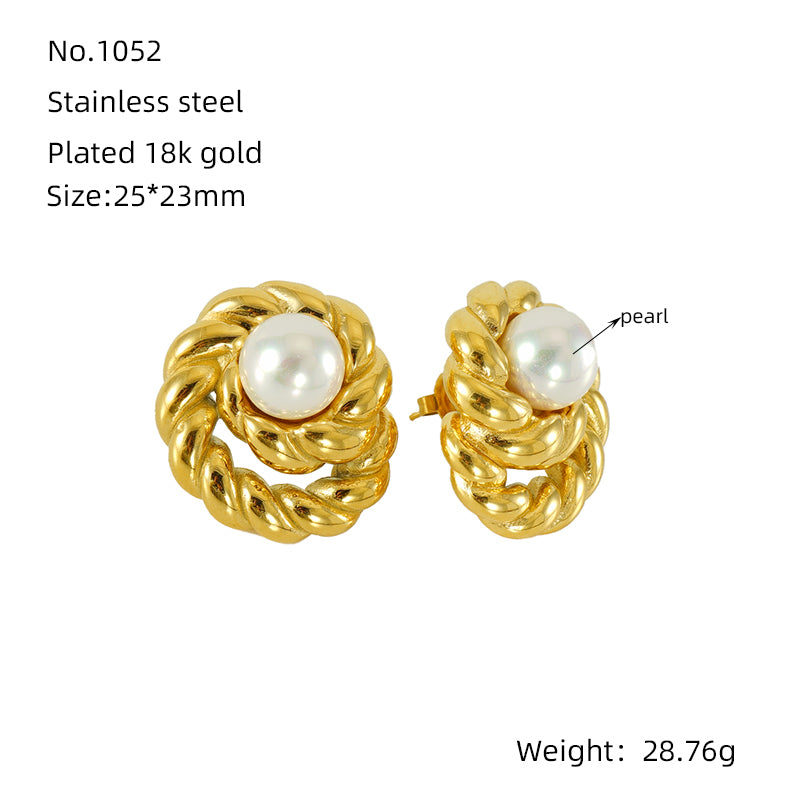 1 Pair Simple Style Commute Geometric Inlay Titanium Steel Artificial Pearls 18K Gold Plated Ear Studs