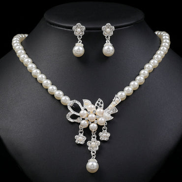 Elegant Lady Bridal Flower Petal Artificial Pearl Alloy Inlay Artificial Pearls Rhinestones Women's Earrings Necklace