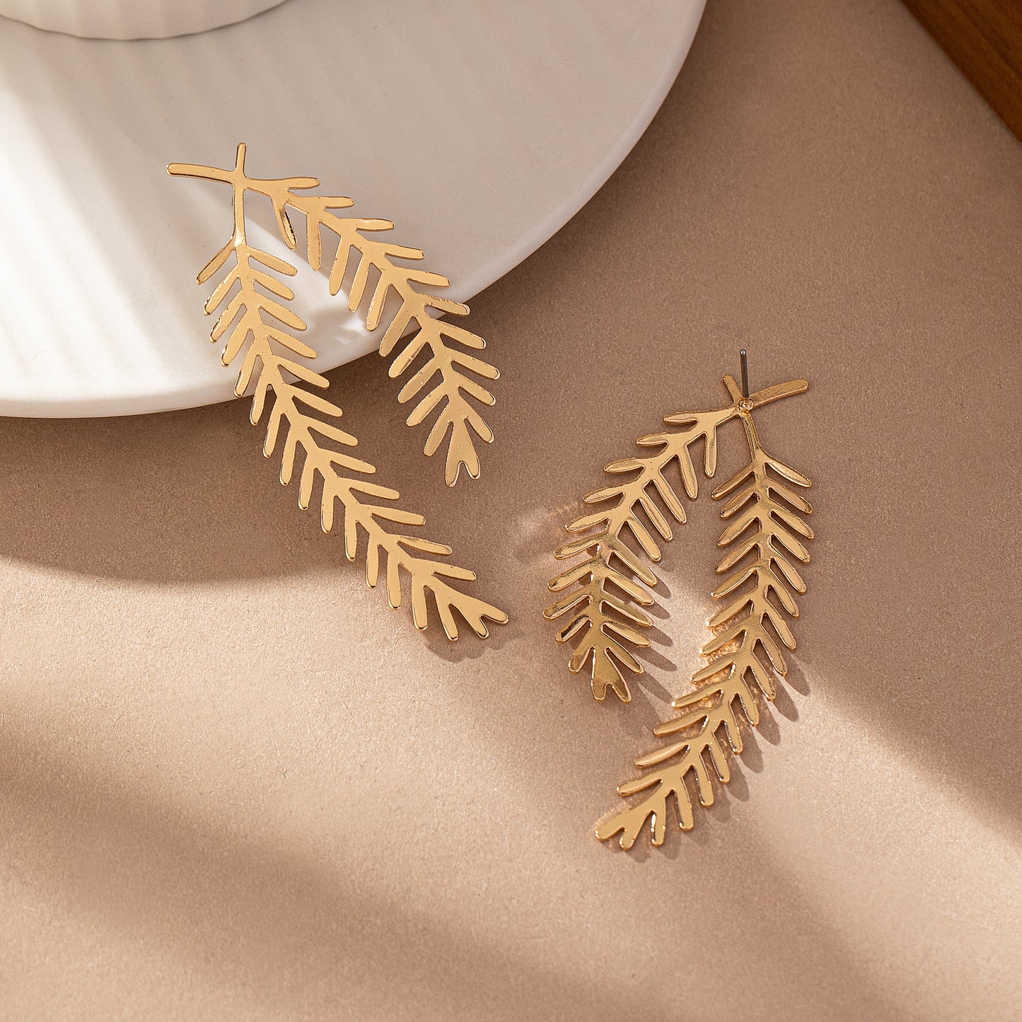 2 Pieces Luxurious Simple Style Leaf Leaves Plating Alloy 14K Gold Plated Ear Studs