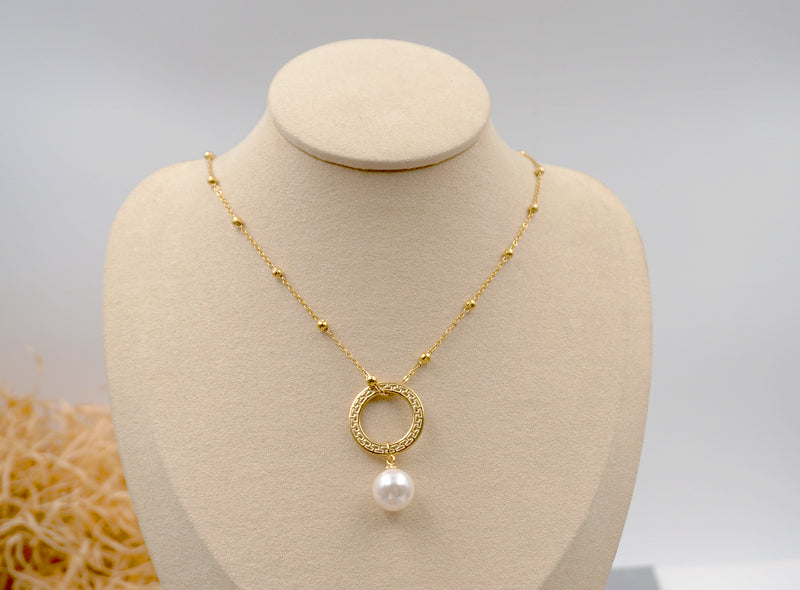 304 Stainless Steel Imitation Pearl Titanium Steel Gold Plated Vintage Style Classic Style Handmade Inlay Circle Artificial Pearls Pendant Necklace