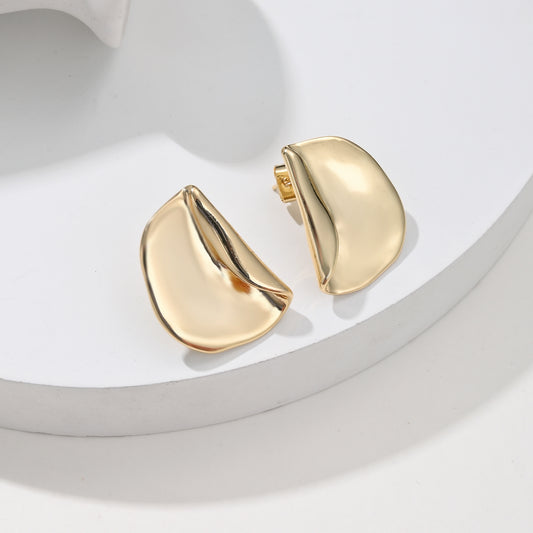 1 Piece Classical Cute Solid Color Asymmetrical Alloy Ear Studs