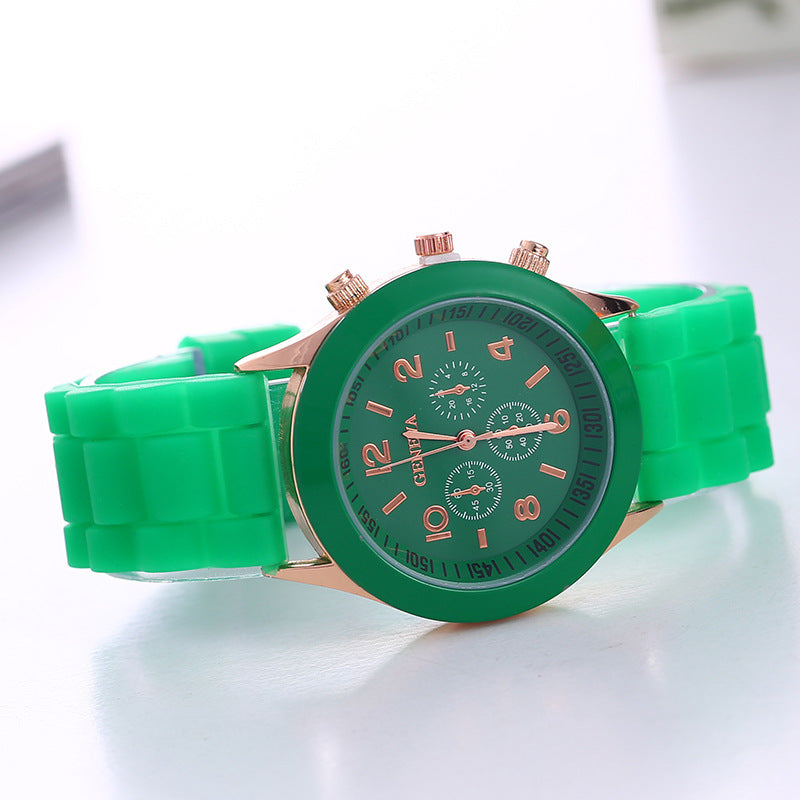 Fashion Round Buckle Quartz Women'S Watches