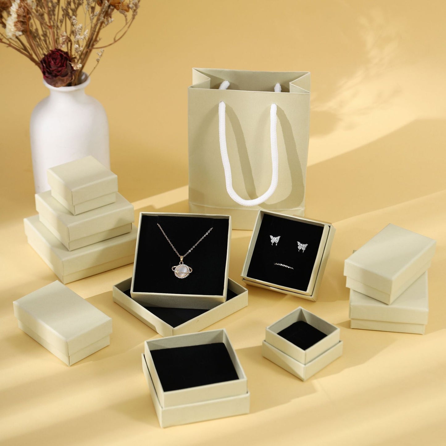 Fashion Solid Color Paper Jewelry Boxes